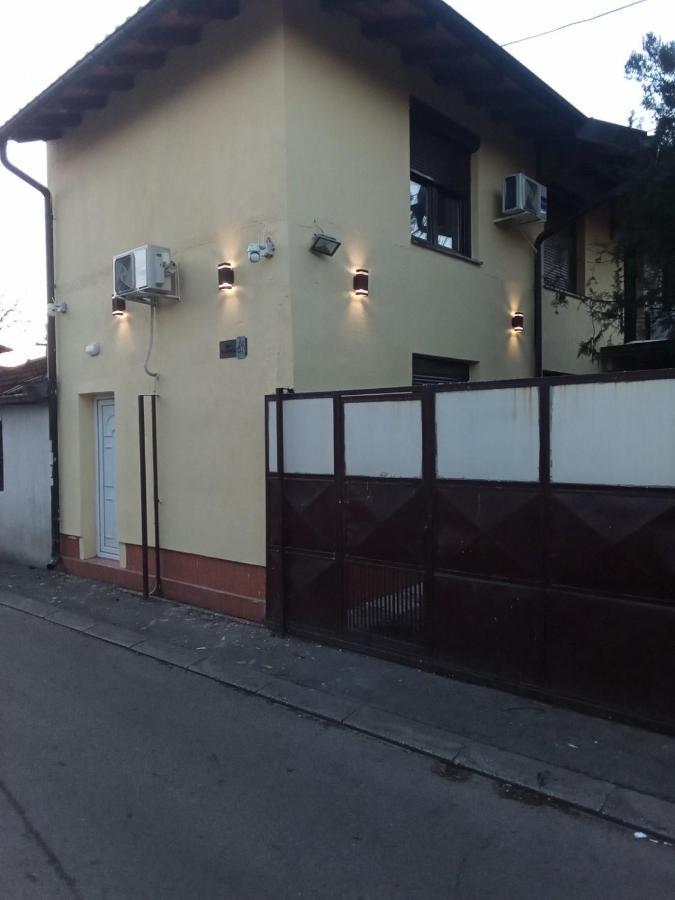 Apartman En Dusanovac Экстерьер фото