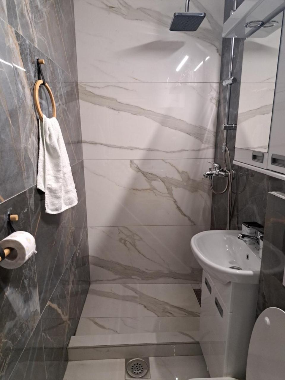Apartman En Dusanovac Экстерьер фото