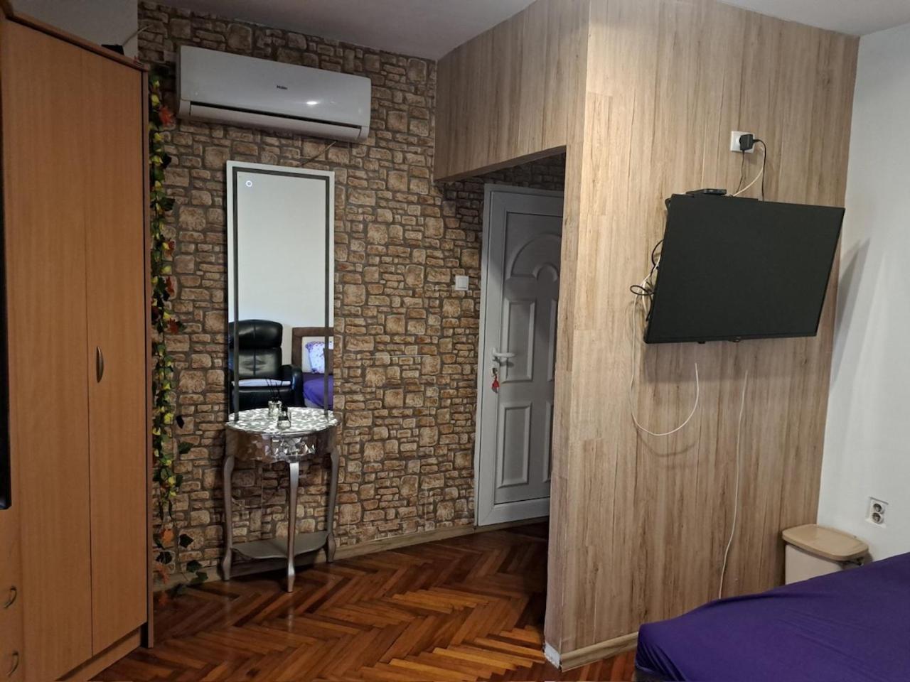 Apartman En Dusanovac Экстерьер фото
